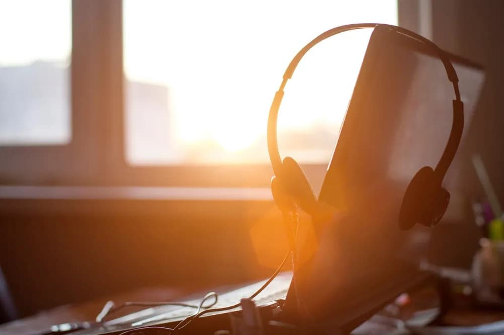 AXIS Acara Mager di Sore Hari Makin Seru dengan Paket Sunset AXIS image gambar