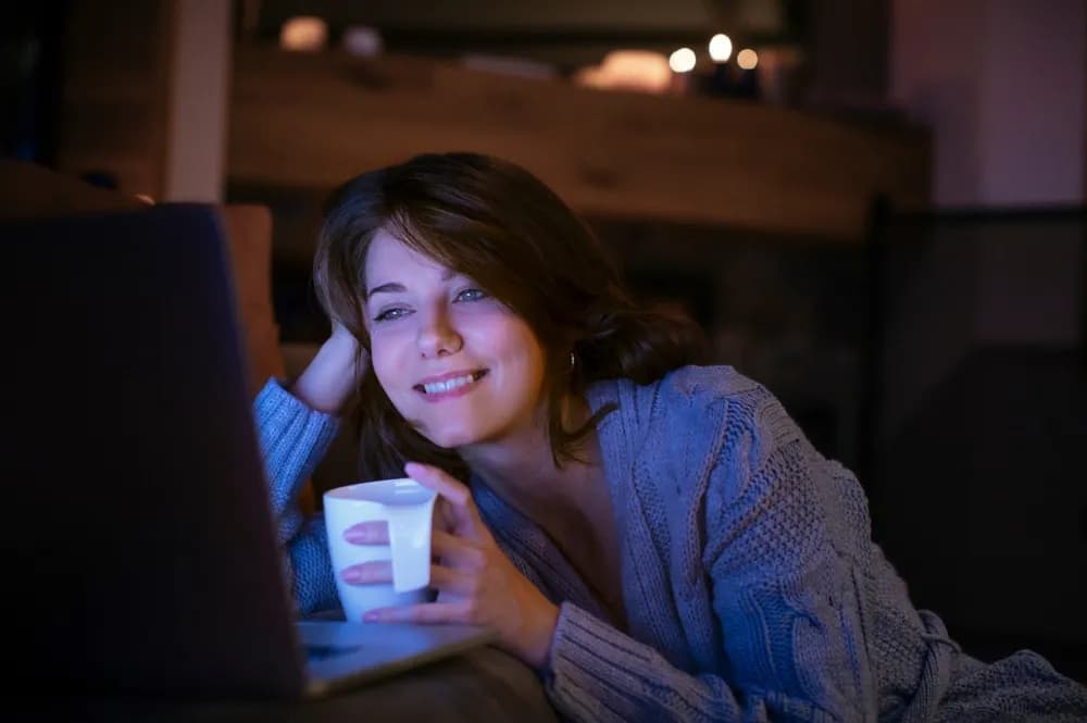 Nikmati Streaming VIU Premium Hemat Bersama AXIS