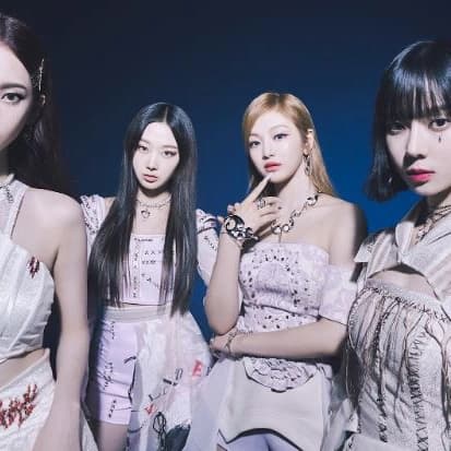 AXIS 15 Rekomendasi Lagu K-Pop Terbaru Tahun 2024 image gambar