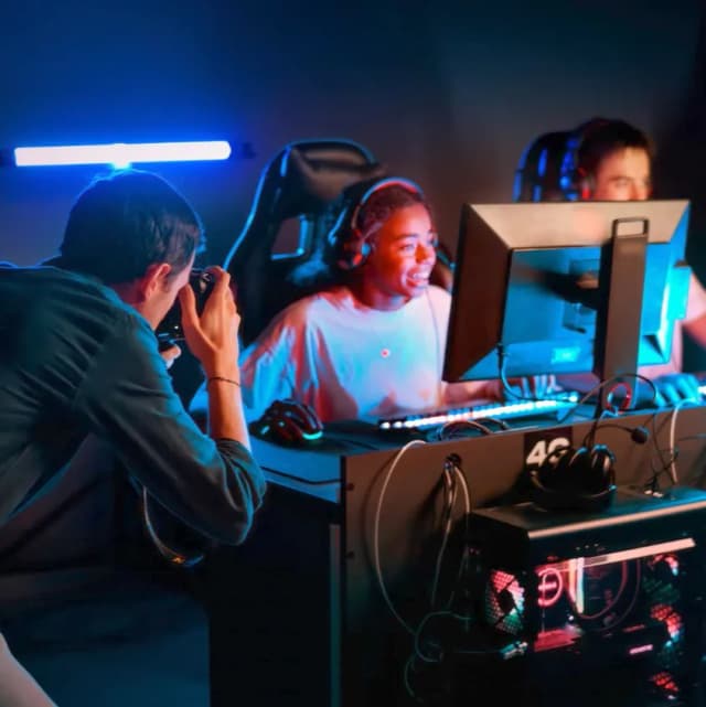 AXIS 13 Tim Esport Terbaik di Dunia: Ranking dari Berbagai Game! image gambar