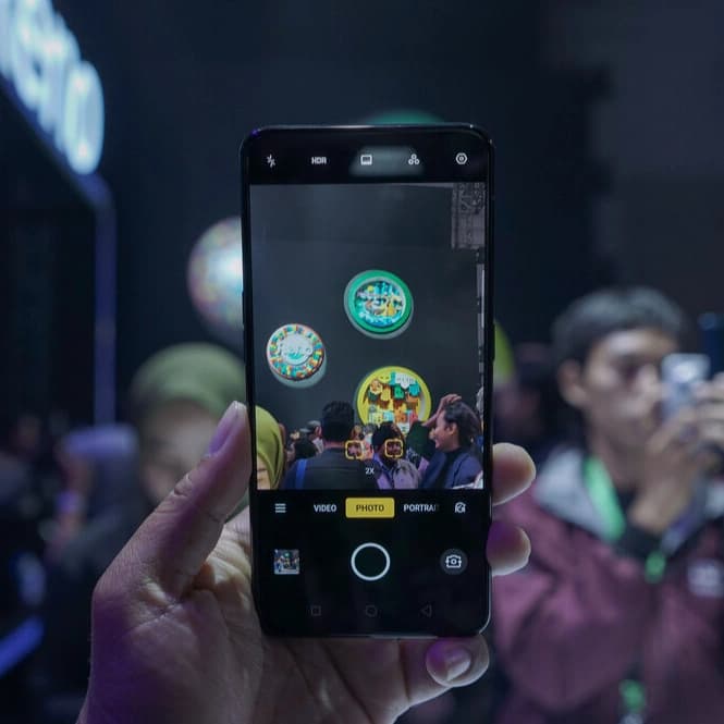 AXIS Rekomendasi HP Oppo yang Bagus Kameranya image gambar