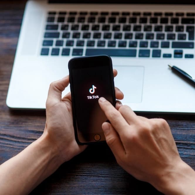 AXIS Gampang Banget! Ini Dia Cara Download Video TikTok Tanpa Watermark image gambar