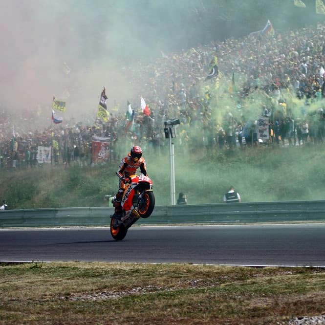 AXIS Cara Menjadi Pembalap MotoGP image gambar