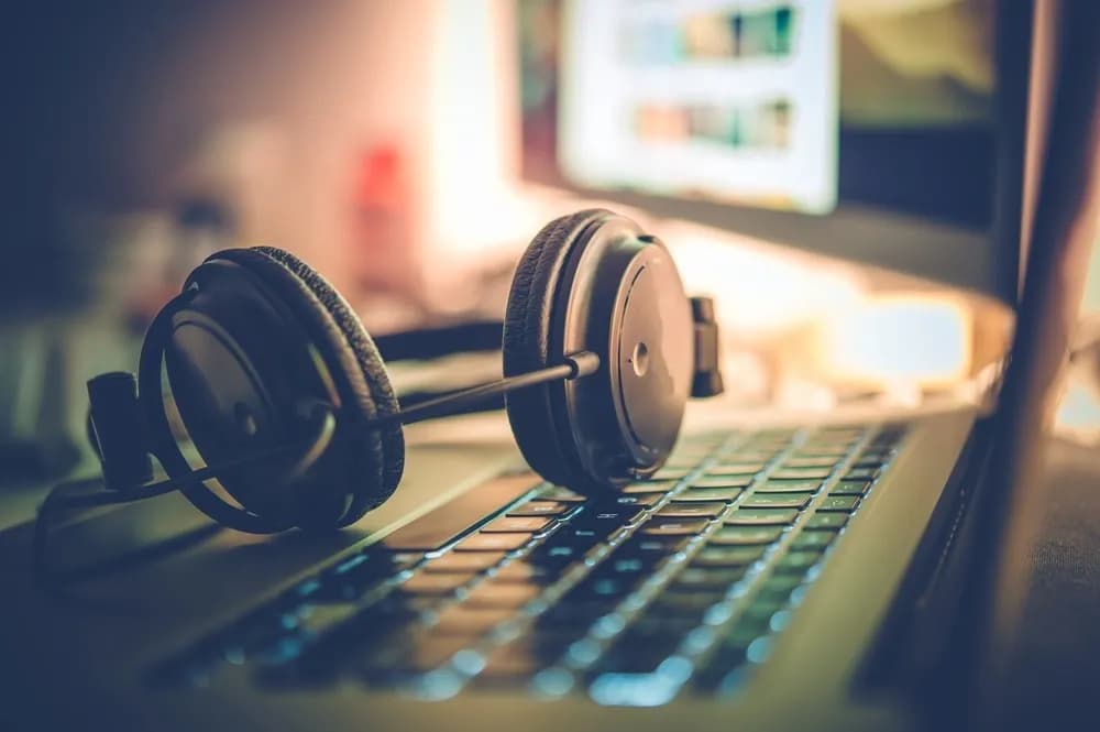 AXIS Paket Streaming Musik AXIS Bikin Hepi Sepanjang Hari image gambar