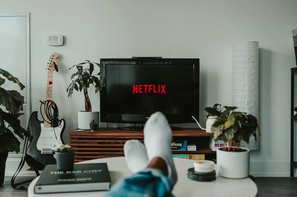 4 Rekomendasi Film Terbaik Netflix yang Masuk Nominasi Emmy Awards