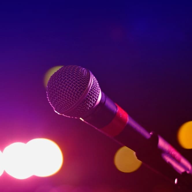 AXIS Nyanyi Serasa Konser dengan Daftar Lagu Karaoke Berikut! image gambar