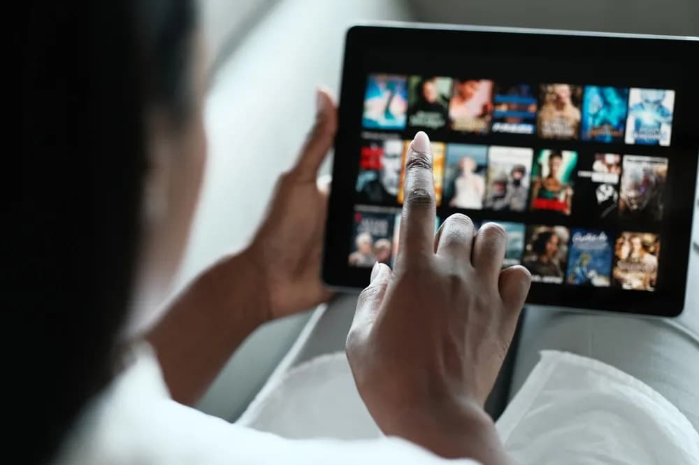 AXIS Rekomendasi Film Genflix Terbaik Indonesia yang Nggak Boleh Dilewatkan image gambar